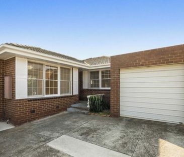 BRILLIANTLY ACCOMMODATING-SHORT TERM LEASE AVAILABLE! - Photo 3