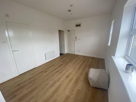 Studio to rent - Photo 3