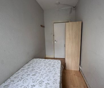 Room in a Shared House, Credon Road, E13 - Photo 6
