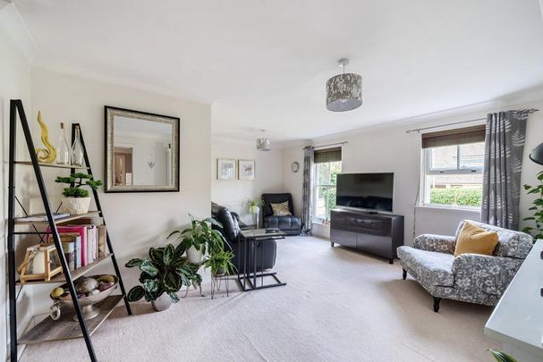 3 bedroom apartment to rent - Photo 1