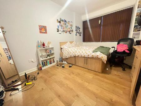 9 bedroom townhouse to rent - Photo 5