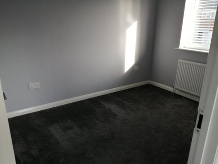 2 bedroom end of terrace house to rent - Photo 4