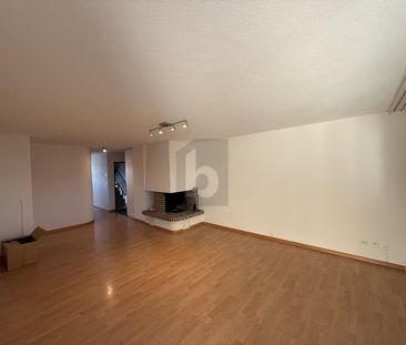 MAINTAINED WITH CHEMINÉE AND SUNNY BALCONY! - Photo 1