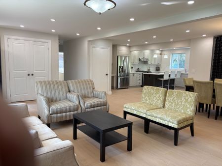 For Lease - 2429 Hensall Street, Mississauga, Ontario - Photo 2