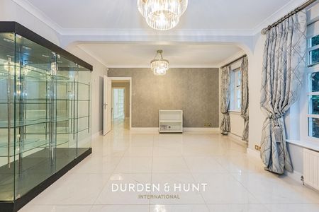 Gainsborough Place, Chigwell - Photo 2