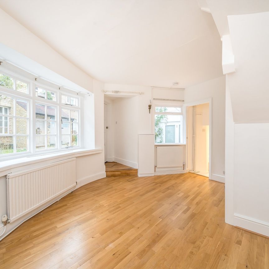 Warwick Square Mews, Pimlico & Westminster, SW1V, London - Photo 1