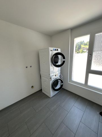 Wohnen im Grünen, neuwertige 5.5 Zimmer-Wohnung - Photo 5
