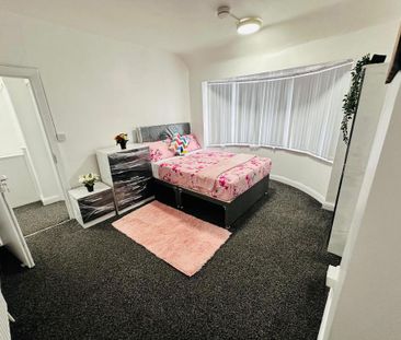 1 bedroom in a house share to rent - Photo 4