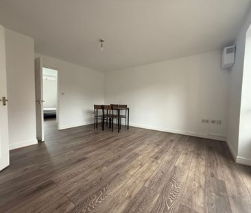 2 Bed Flat, Albatross Close, E6 - Photo 2