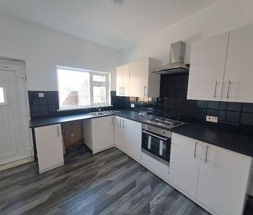 3 bedroom terraced house to rent - Photo 5