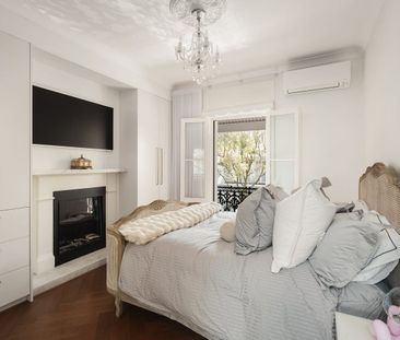 Beautifully Renovated Victorian Terrace in Prime Inner-City Position - Photo 4