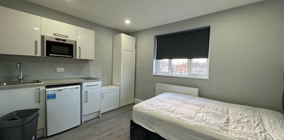 Studio Flat, Randlesdown Road, SE6 - Photo 2