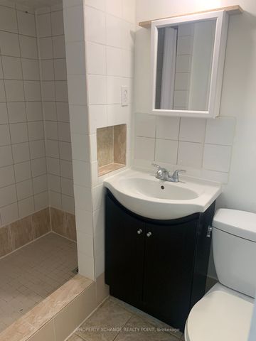 For Lease - 215 Vauxhall Drive, Toronto, Ontario - Photo 3