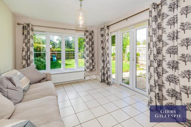 4 bedroom terraced house to rent - Photo 1