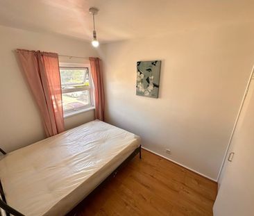 Room in a Shared House, Waddington Street, E15 - Photo 2