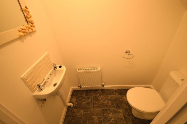 3 bedroom semi-detached house to rent - Photo 1