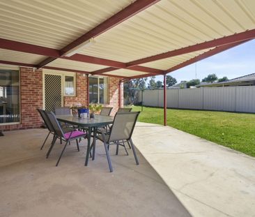 IMMACULATE FAMILY HOME !!! - Photo 6