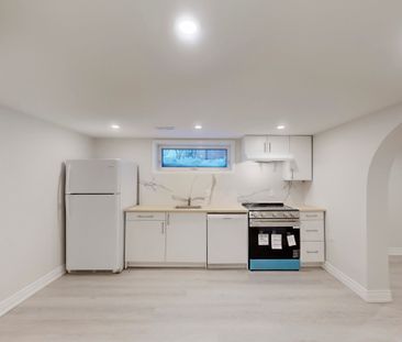 For Lease - 313 Churchill Basemnt Avenue, Toronto, Ontario - Photo 5