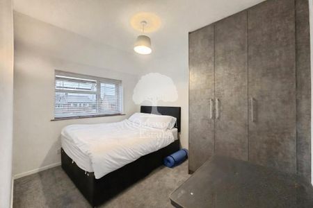 3 bedroom terraced house to rent - Photo 4