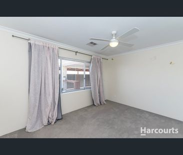 15 Azolla Street, Banksia Grove, WA 6031 - Photo 6