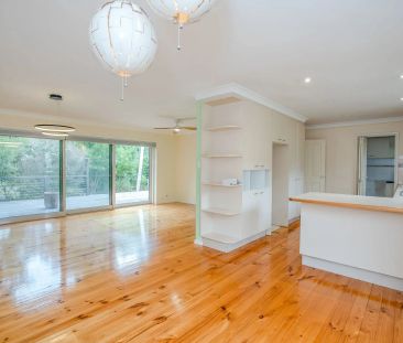 Charming Three-Bedroom Family Home in Hackett - Photo 6