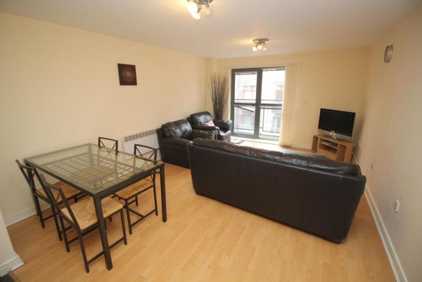 2 bedroom flat to rent - Photo 1