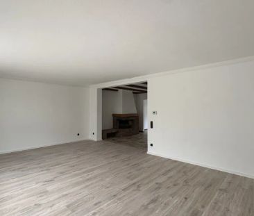 Modernisierte, lichtdurchflutete Erdgeschosswohnung mit Wintergarte... - Photo 1