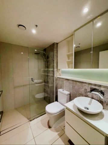 2 bed 2 bath - Photo 4