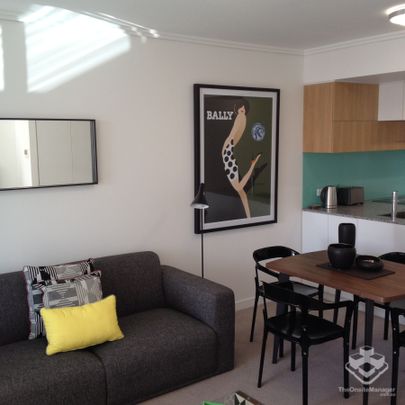 Two Bedroom Fully Furnished Apartment in Teneriffe - Photo 1