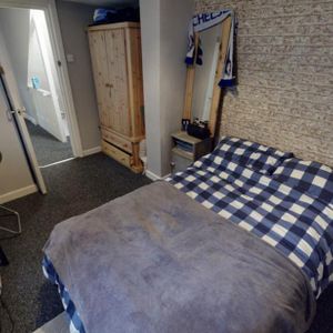 4 bedroom flat to rent - Photo 2