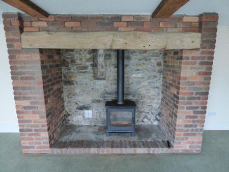 3 bedroom detached house to rent - Photo 2