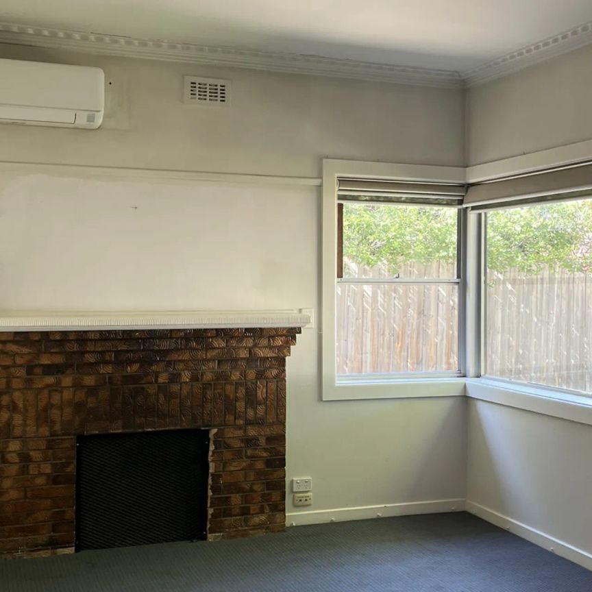 Huge yard great for family fun - Photo 1