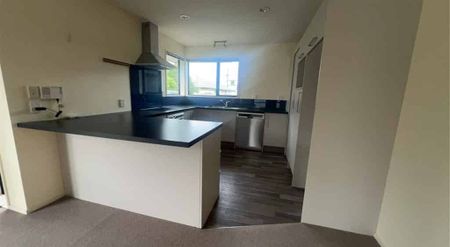 Stylish & Convenient 3 Bedroom Home Close to Town - Photo 3