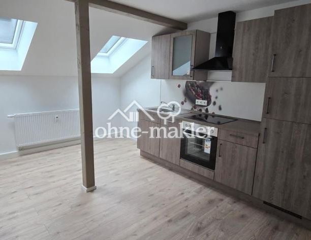 Super sanierte 4-Raum Dachgeschoss WE mit neuer Einbauküche - Photo 1