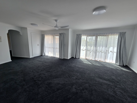 Unit 11, 22-32 Commodore Drive, Surfers Paradise, QLD - Photo 4