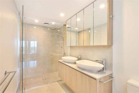 Luxury 2-bedroom ocean view apartment - Photo 4