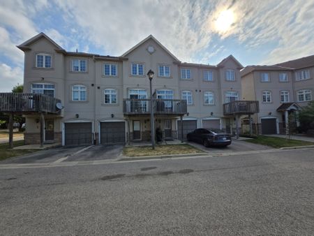 For Lease - 10 Post Oak Drive Unit# 2, Richmond Hill, Ontario - Photo 5