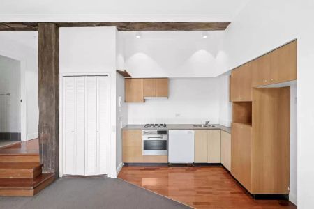 Stylish Studio in Iconic Tribeca Warehouse - Photo 3