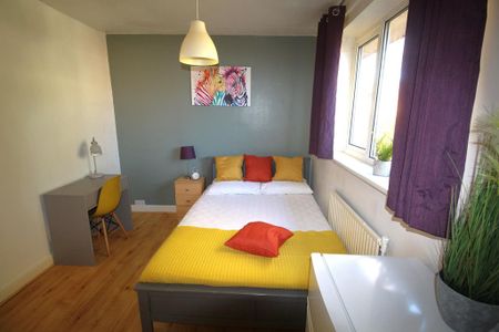 1 bedroom in a house share to rent - Photo 4