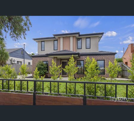 2/3 Sharon Road, Springvale South, Vic 3172 - Photo 2