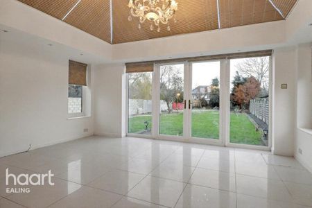 4 bedroom bungalow to rent - Photo 2