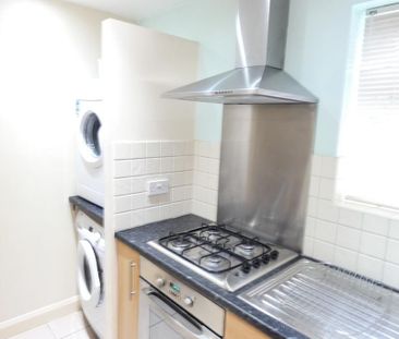 2 bedroom flat to rent - Photo 6