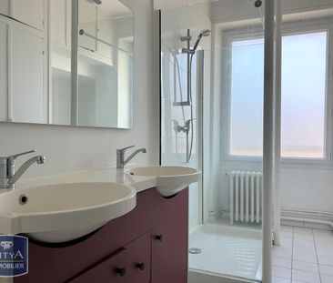 Location Appartement 6 pièces 138m² ST NAZAIRE 44600 - Photo 3