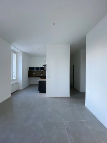 Location Appartement 3 pièces 57m² FONTAINE 38600 - Photo 2