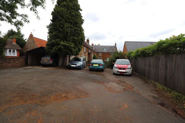 2 bedroom cottage to rent - Photo 1