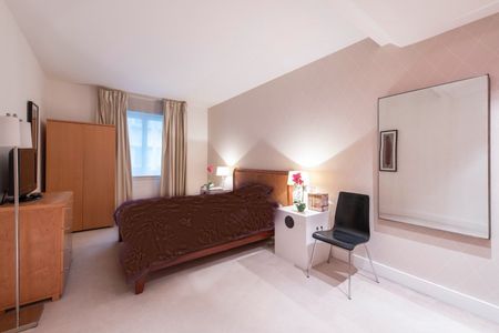 2 Bed Flat, Lancelot Place, SW7 - Photo 2