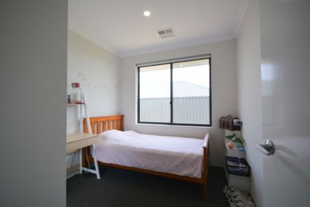 Madora Bay Coastal Lifestyle! - Photo 3