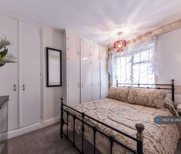 3 bedroom terraced house to rent - Photo 6