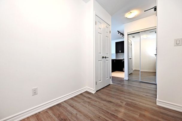 For Lease - 11611 Yonge Street Unit# 809, Richmond Hill, Ontario - Photo 1