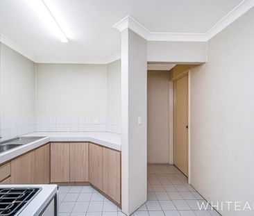 Ready To Move In - Neat and Tidy Apartment with Pool - Photo 5